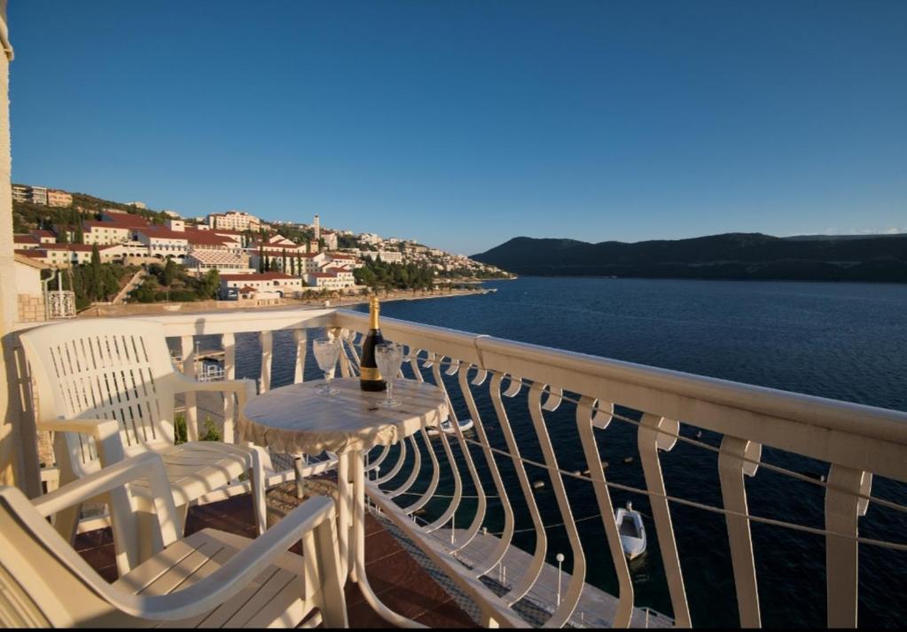 Apartmani Lezenic M Neum Eksteriør billede